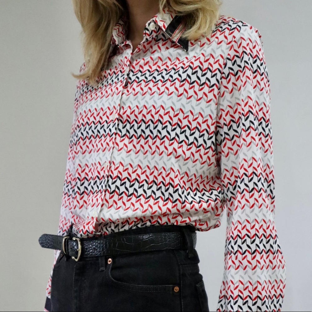 Long Sleeve Vintage Button Down w Great Pattern